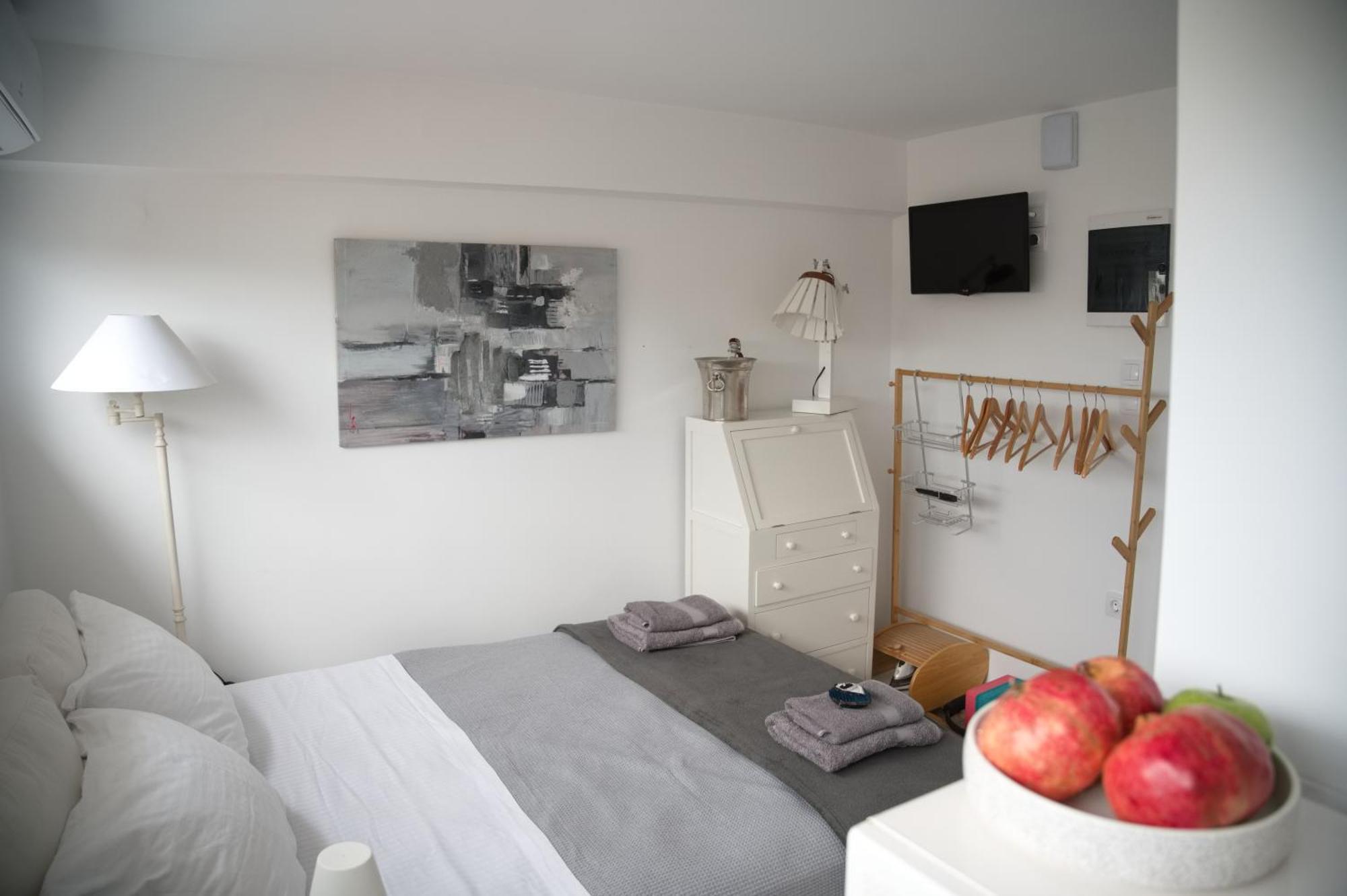 Central Aesthetic Studio With Panoramic Views Patras Eksteriør billede
