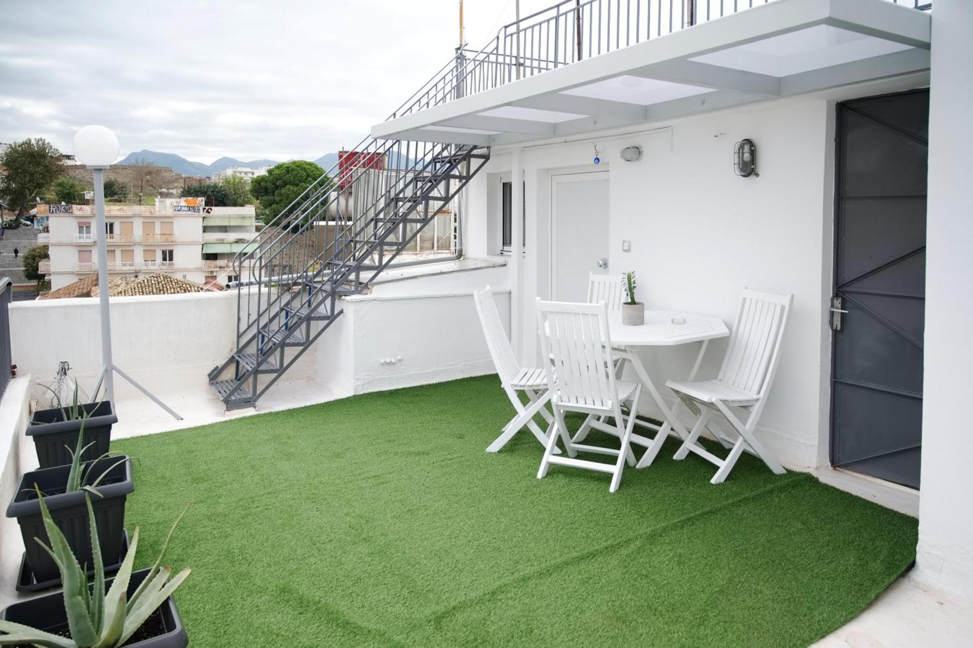 Central Aesthetic Studio With Panoramic Views Patras Eksteriør billede